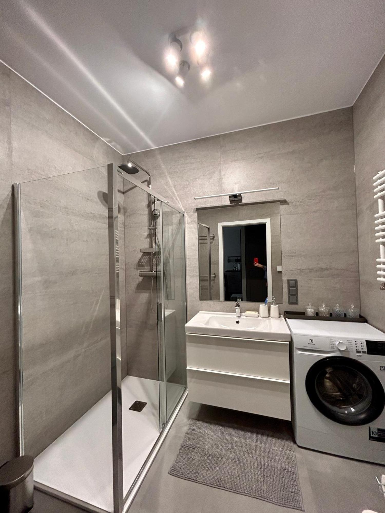 Boleslaviaapartments - Apartament Merci 4, Private Parking Free, Air Condition Болеславец Екстериор снимка