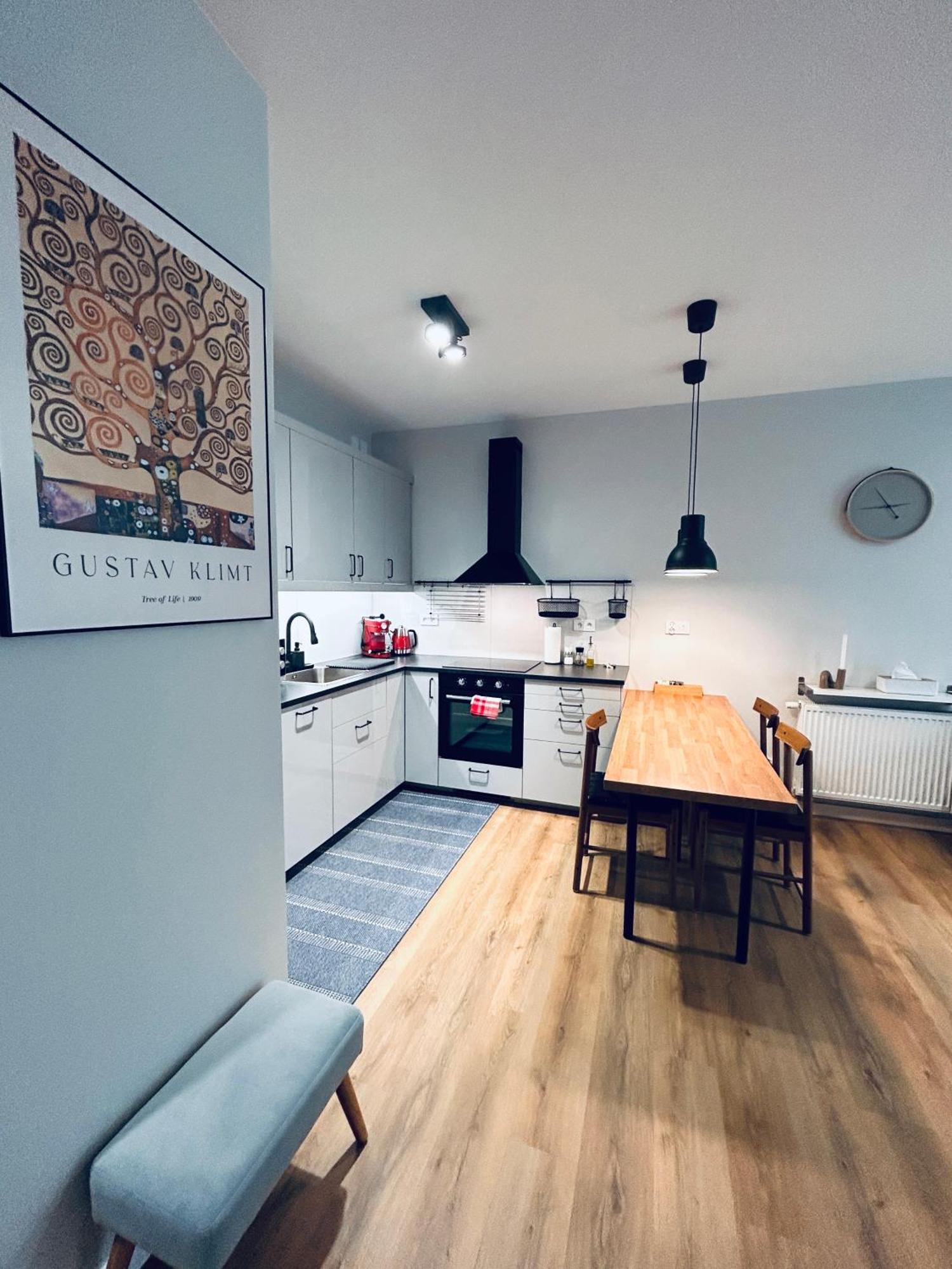 Boleslaviaapartments - Apartament Merci 4, Private Parking Free, Air Condition Болеславец Екстериор снимка